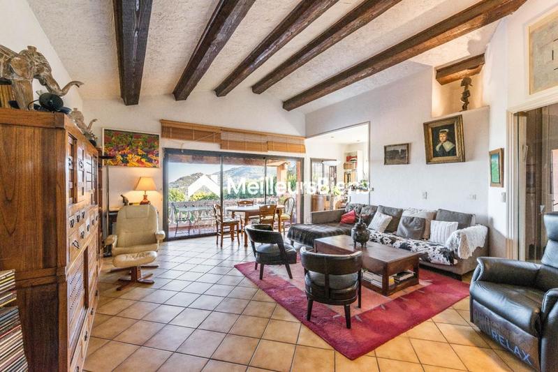 Maison - 225 m² - 12 pièces