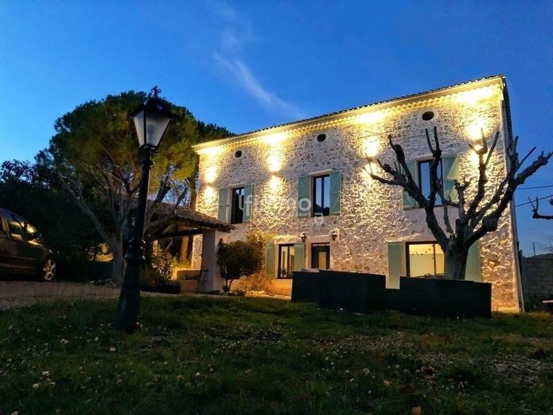 Maison - 212 m² - 6 pièces