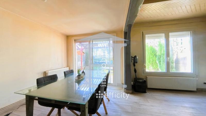 Maison - 81 m² - 5 pièces