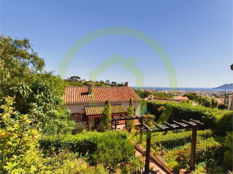 Maison - 104 m² - 3 pièces