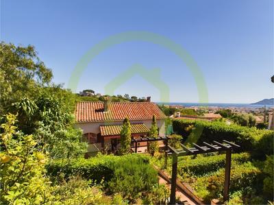 Maison - 104 m² - 3 pièces