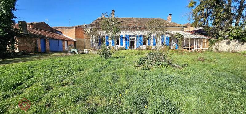 Maison - 270 m² - 12 pièces