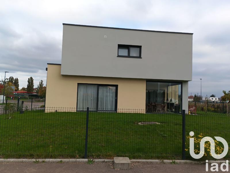 Maison - 143 m² - 8 pièces