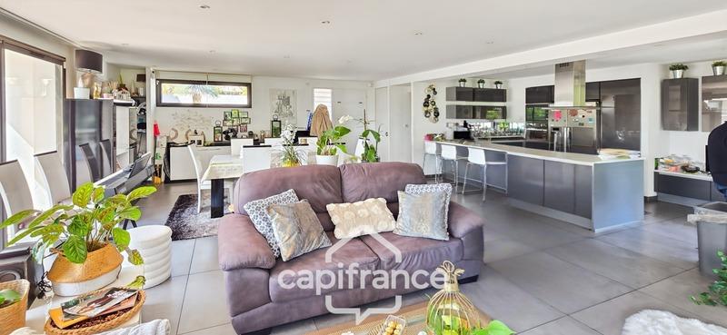 Villa - 240 m² - 7 pièces