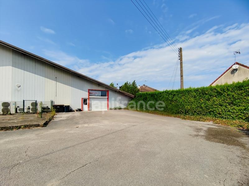Local commercial - 366 m² - 3 pièces