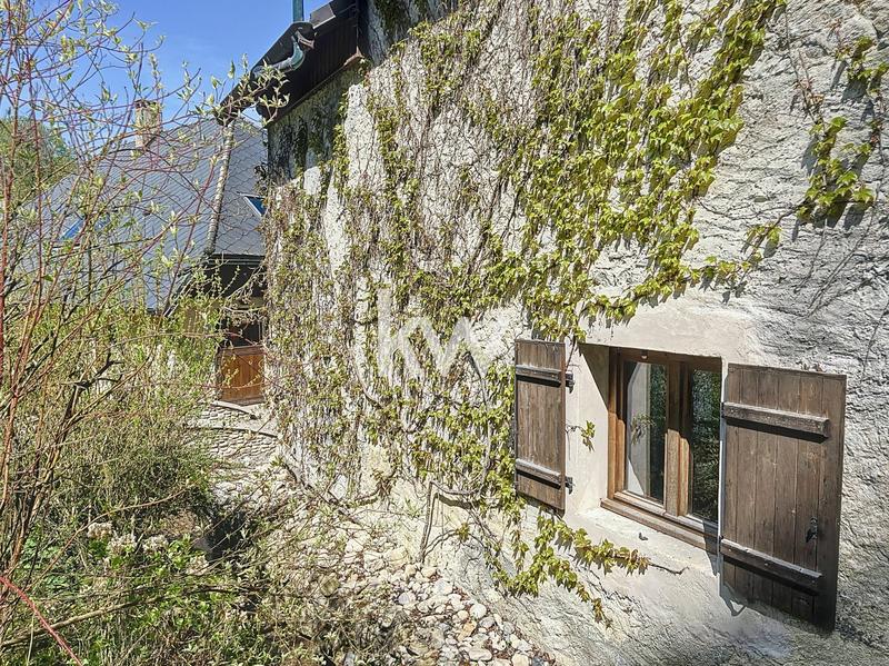 Maison en pierre - 305 m² - 8 pièces