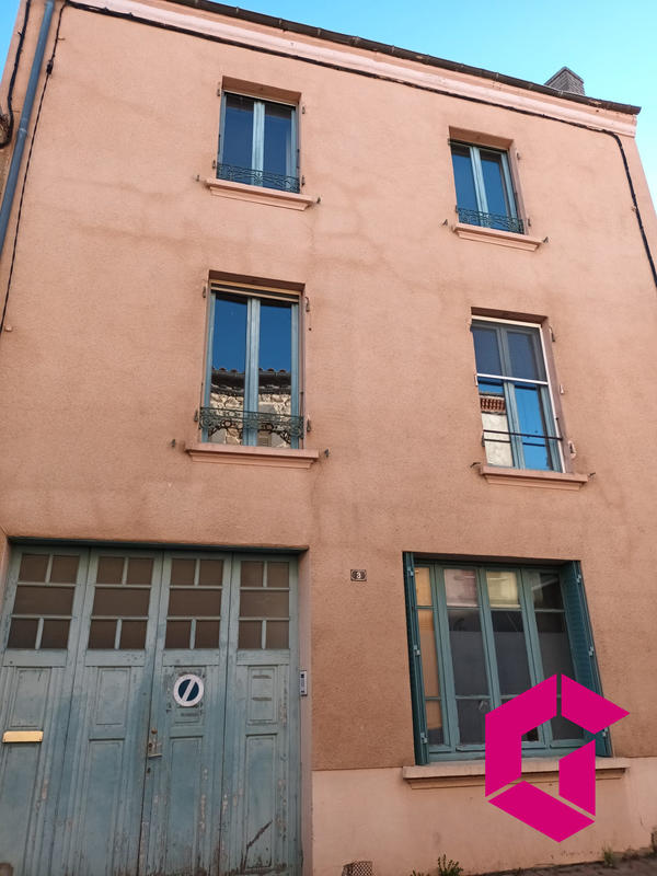 Maison - 137 m² - 9 pièces