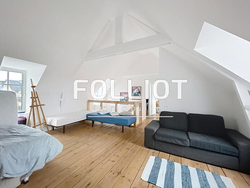 Maison - 240 m² - 8 pièces