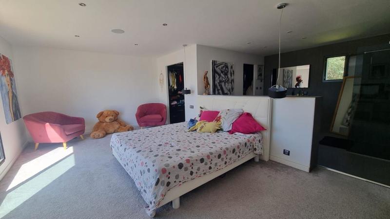 Maison - 239 m² - 4 pièces