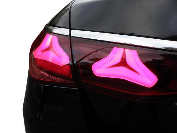 Mercedes Classe E E220 d 197 Ch + 23 Amg Line 9g-Tronic