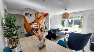 Maison jumelée - 82 m² - 4 pièces
