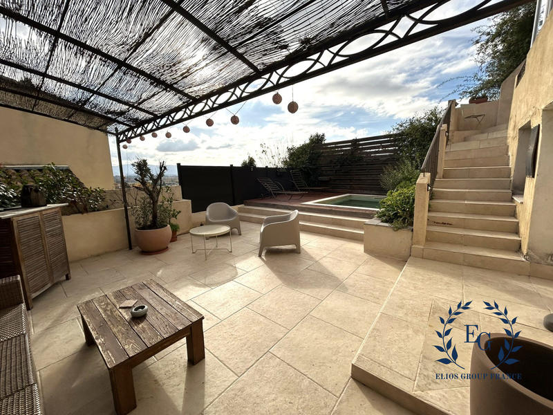 Maison - 174 m² - 7 pièces