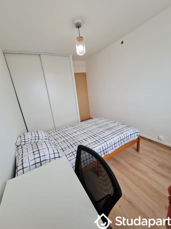 Chambre - 11 m² - 1 pièce