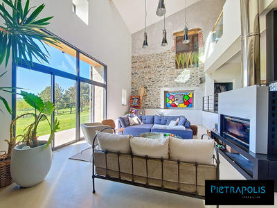 Maison - 375 m² - 12 pièces