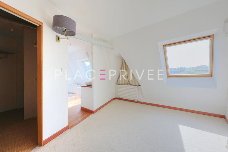 Appartement - 193 m² - 6 pièces