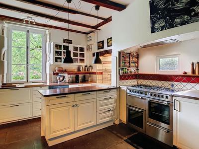 Maison - 470 m² - 20 pièces