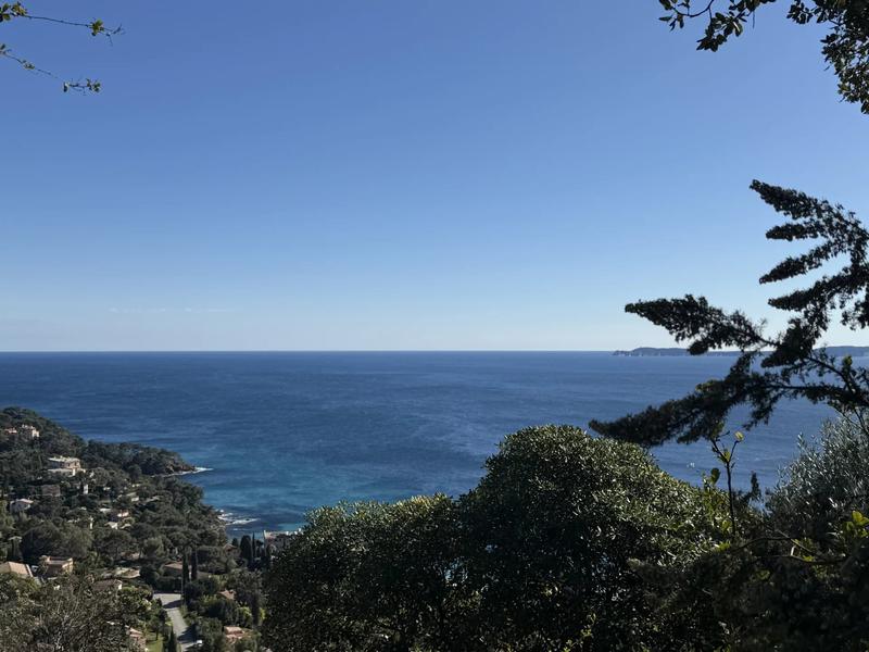 Maison - 230 m² - 8 pièces