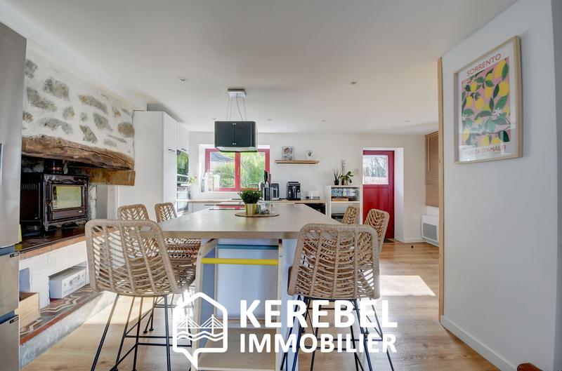 Maison - 99 m² - 5 pièces