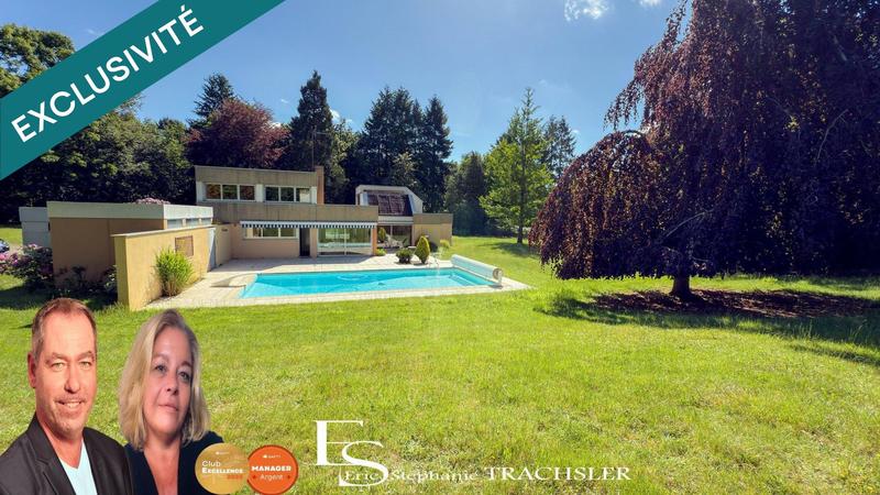 Maison - 304 m² - 12 pièces