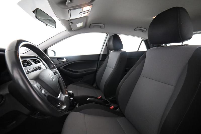 Hyundai i20 1.2 Initia 75 ch