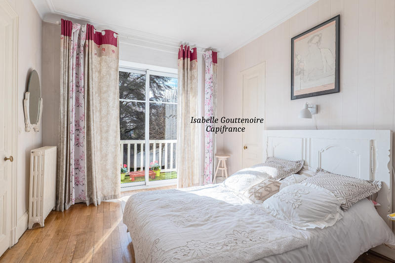 Maison bourgeoise - 230 m² - 8 pièces