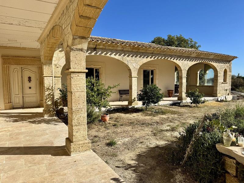 Maison - 260 m² - 5 pièces