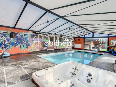 Maison - 335 m² - 9 pièces