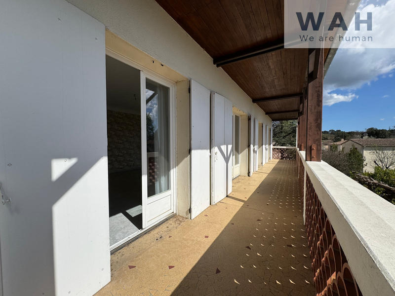 Maison - 276 m² - 8 pièces