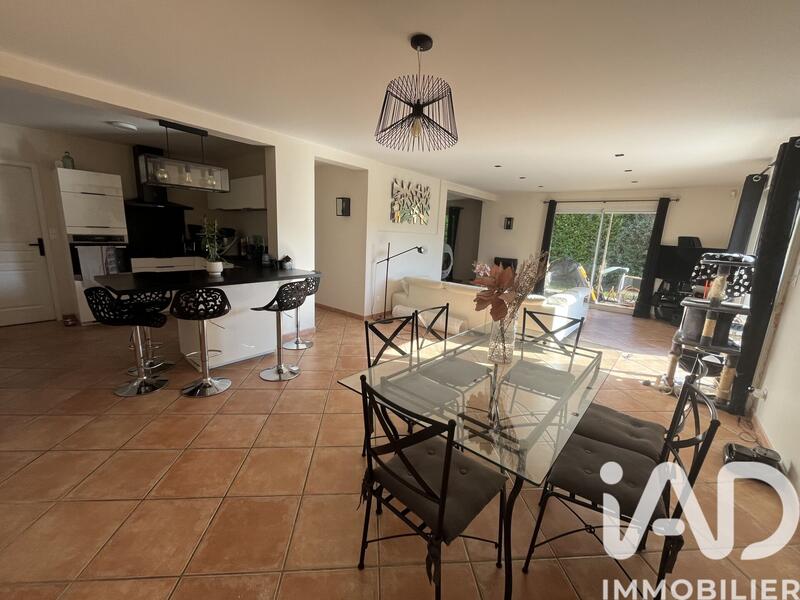 Maison - 179 m² - 6 pièces