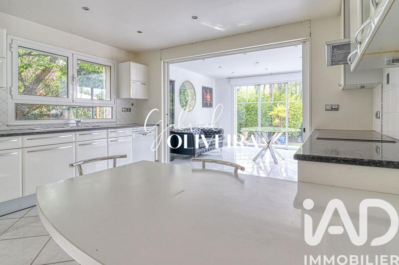 Maison - 229 m² - 7 pièces