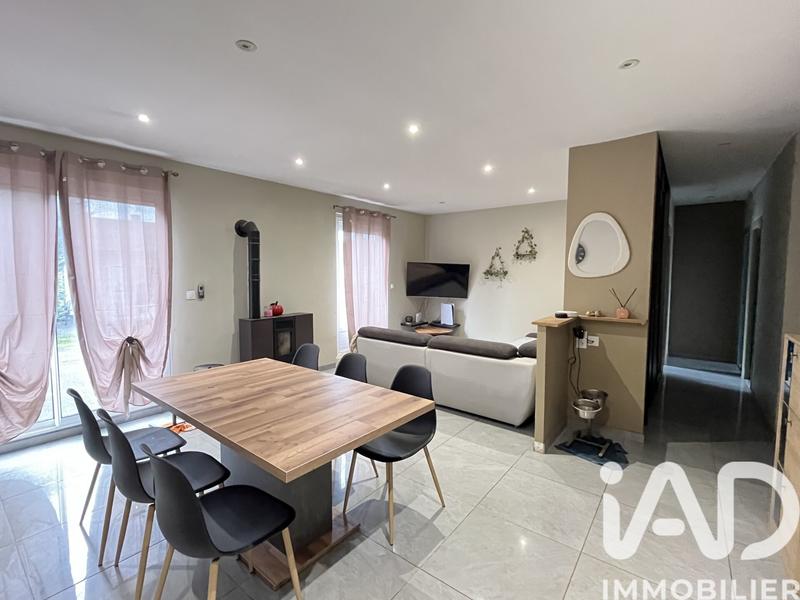 Maison - 93 m² - 5 pièces