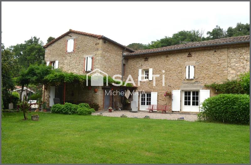 Maison - 232 m² - 6 pièces
