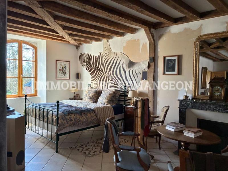 Demeure - 370 m² - 10 pièces