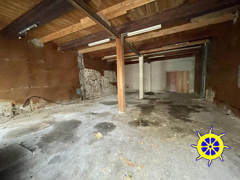 Parking / Garage - 90 m²