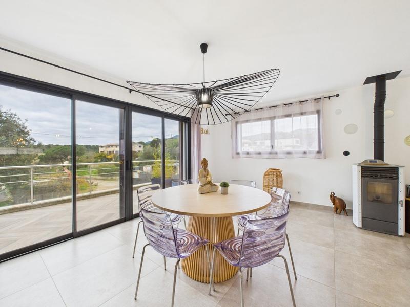 Maison contemporaine - 134 m² - 5 pièces