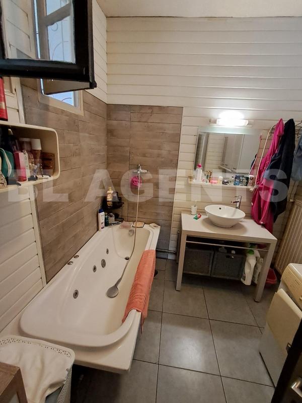 Maison - 110 m² - 7 pièces