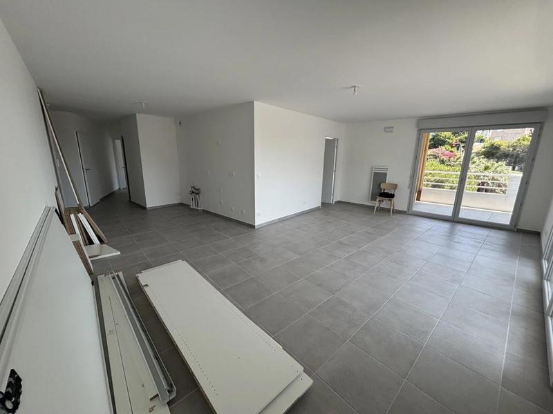 Appartement - 90 m² - 4 pièces