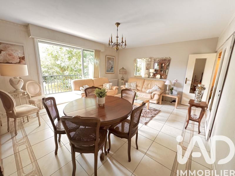 Appartement - 82 m² - 3 pièces