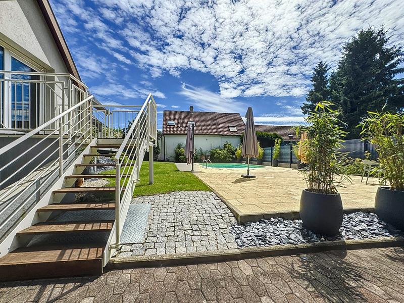 Maison - 180 m² - 9 pièces