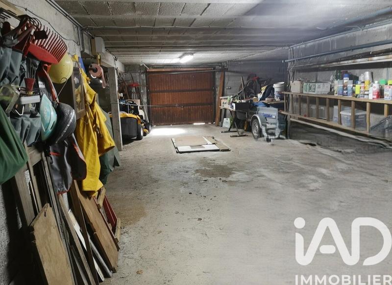 Maison - 212 m² - 7 pièces