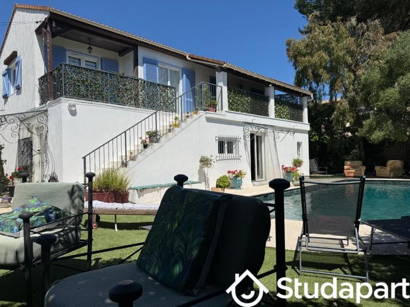 Chambre - 9 m² - 1 pièce