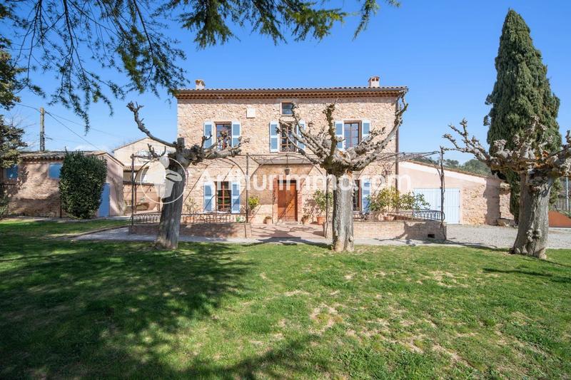 Maison - 209 m² - 7 pièces