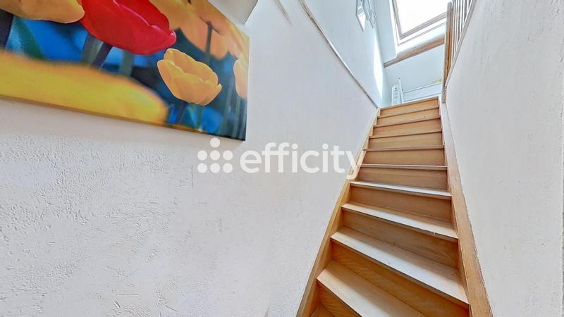 Maison - 245 m² - 10 pièces