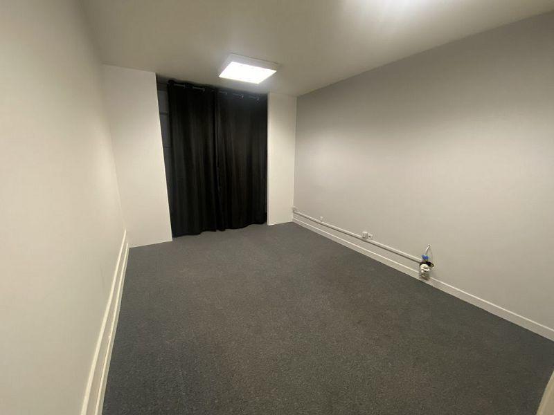 Bureau - 73 m² - 2 pièces