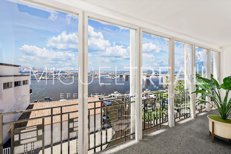 Appartement - 99 m² - 4 pièces