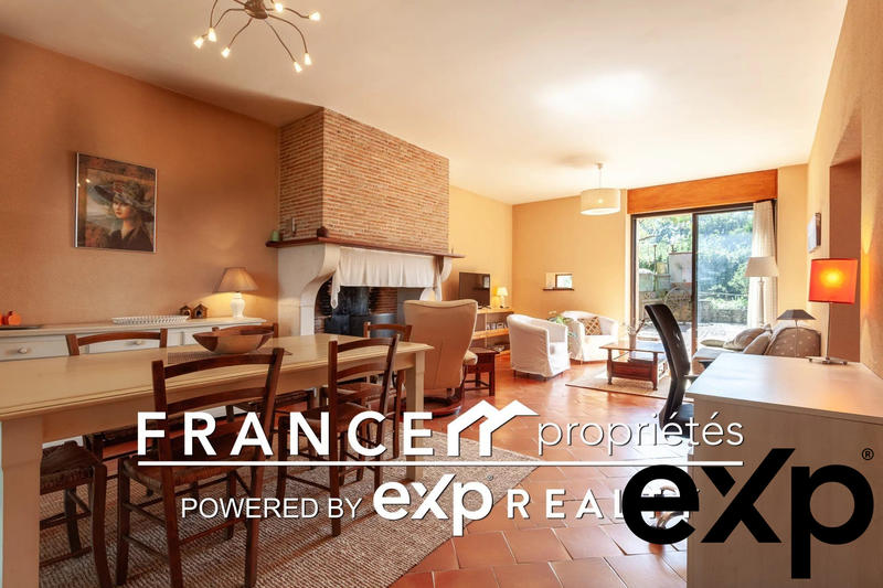 Maison - 223 m² - 7 pièces