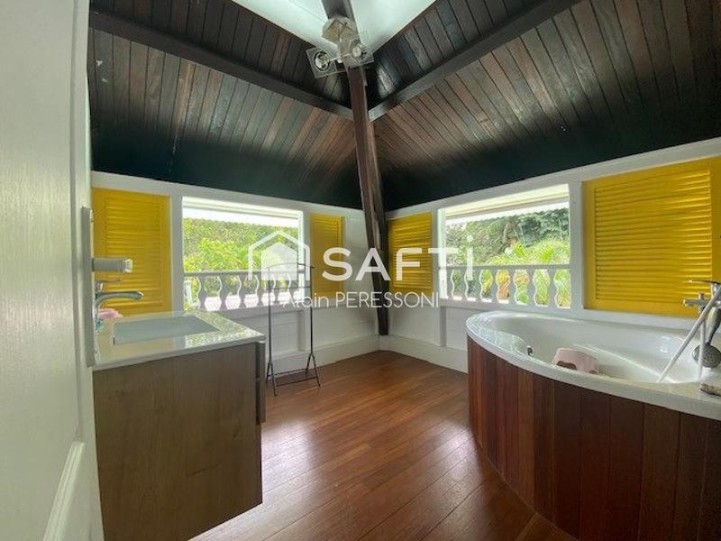 Maison - 180 m² - 6 pièces