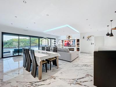 Maison - 135 m² - 5 pièces