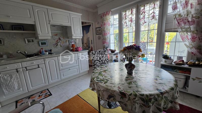 Maison - 262 m² - 8 pièces