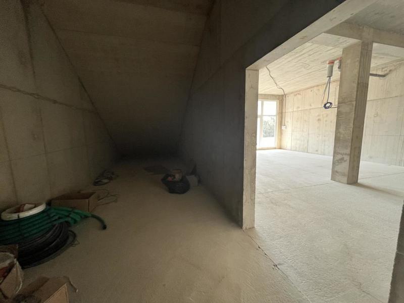 Local commercial - 85 m² - 1 pièce